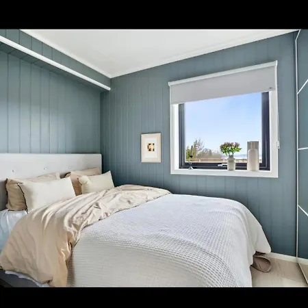 Aurora Base Apartament